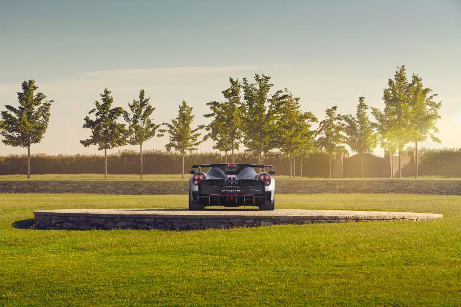  Pagani Huayra Roadster BC 2019 года  (фото 32 из 43)